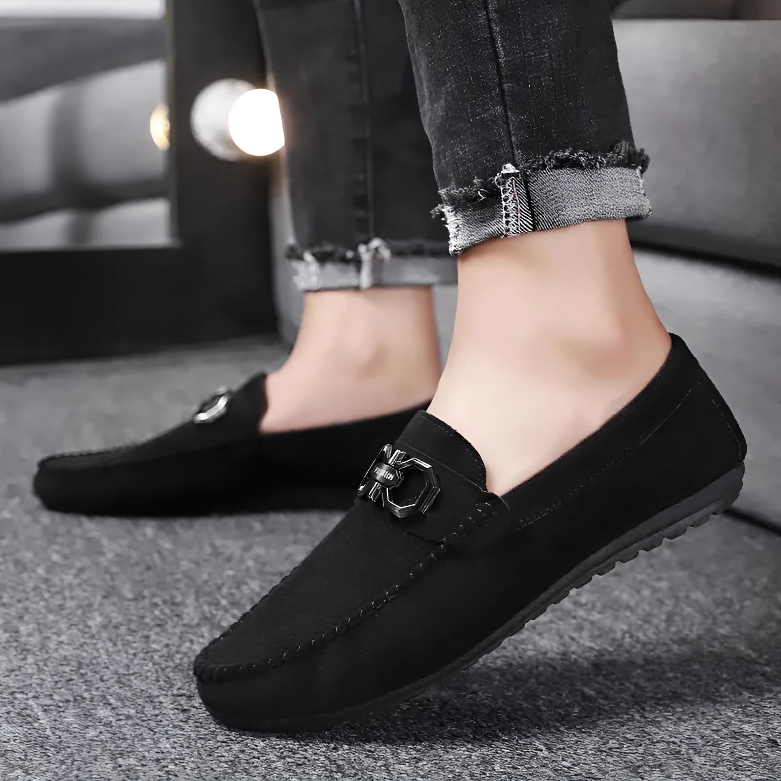 Men's black and grey suede casual shoes with a rubber sole, shown in sizes 39 to 44.