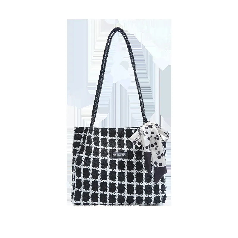 All-matching working commuter shopping shoulder bag in black with weaving details and sandwich pocket
