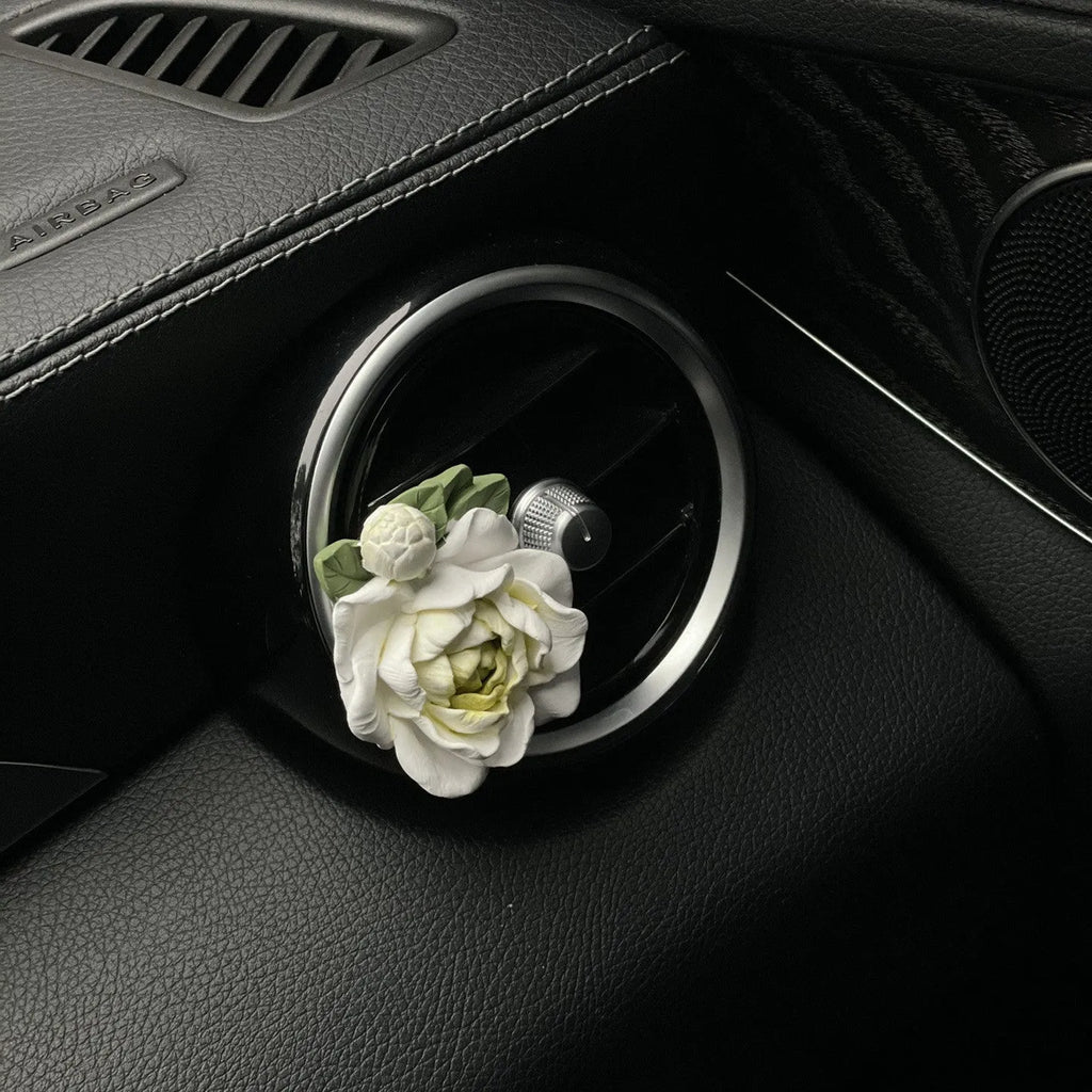Jasmine solid car perfume clip for air vents with 5ml essential oil in beige white or fresh green