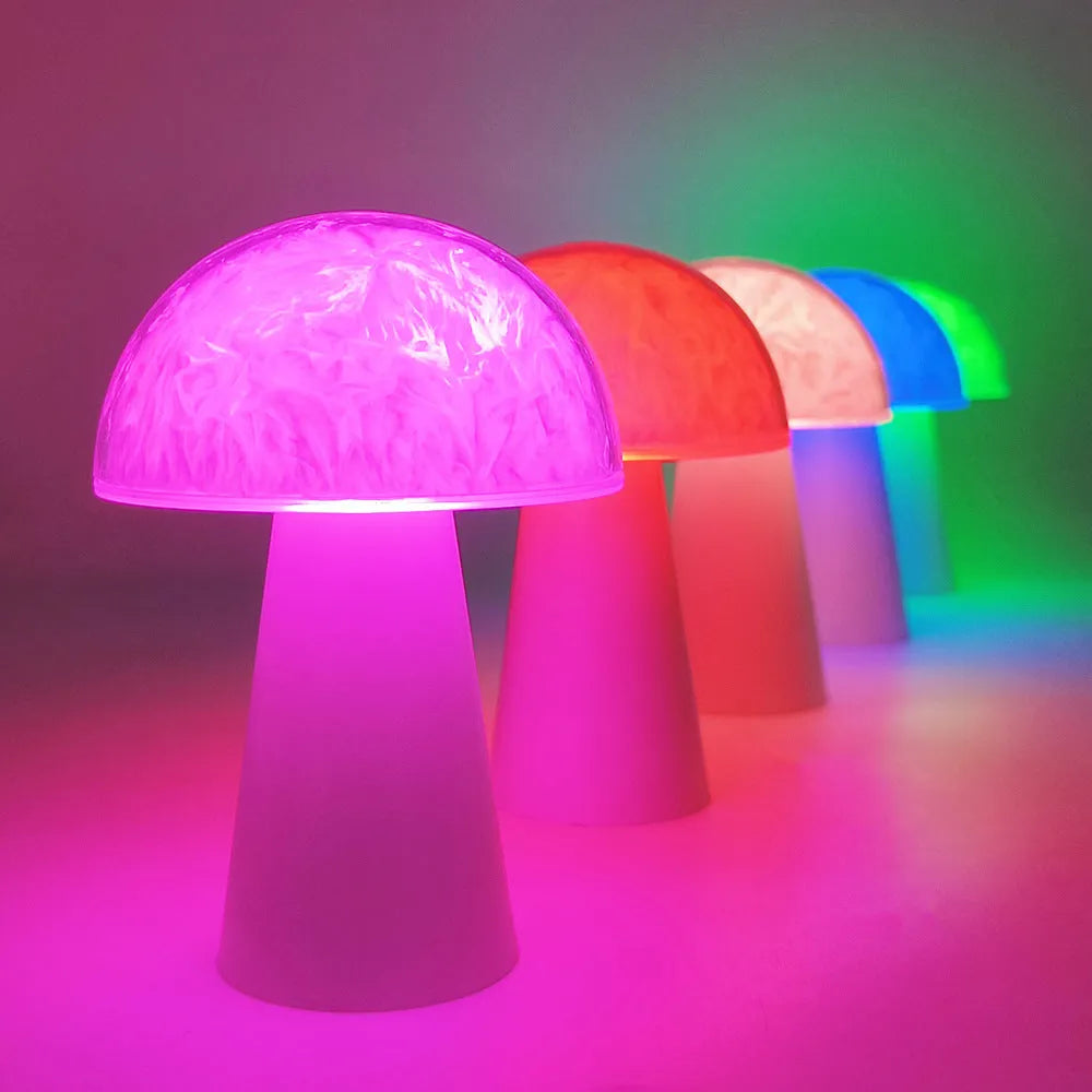 Creative remote control mushroom night lamp with RGB colour change, 3W LED, 9x9x13.5 cm built-in battery design