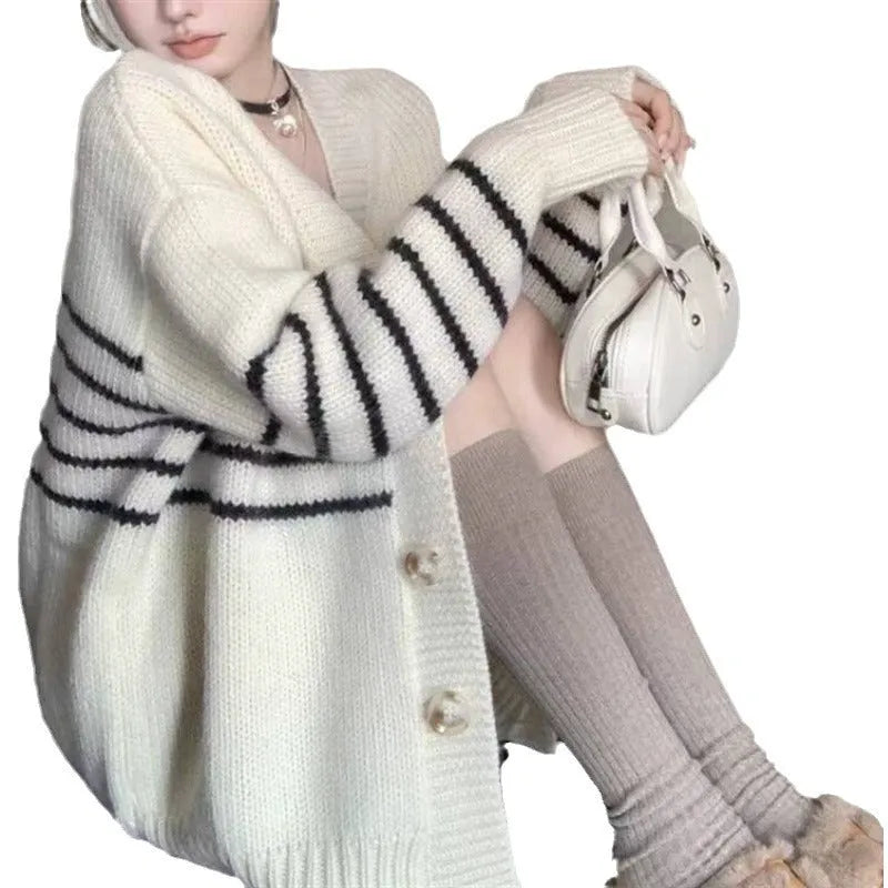 Women's collar button cardigan with 3D textured pattern in free size