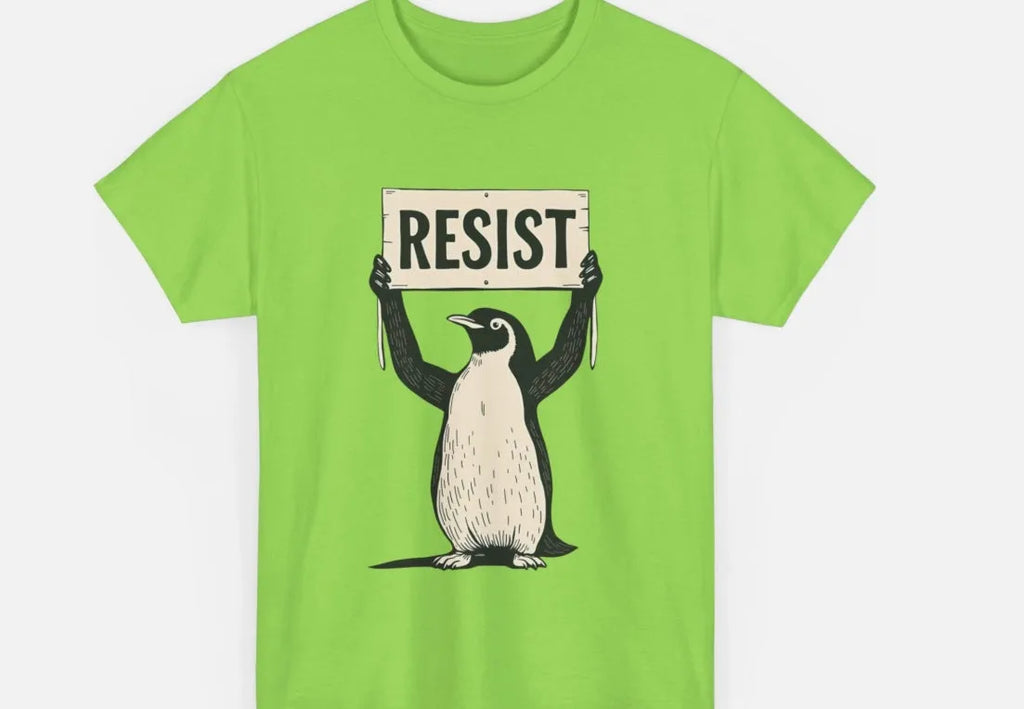 Straight cut cotton summer t-shirt in black, green or white with short sleeves and round neck