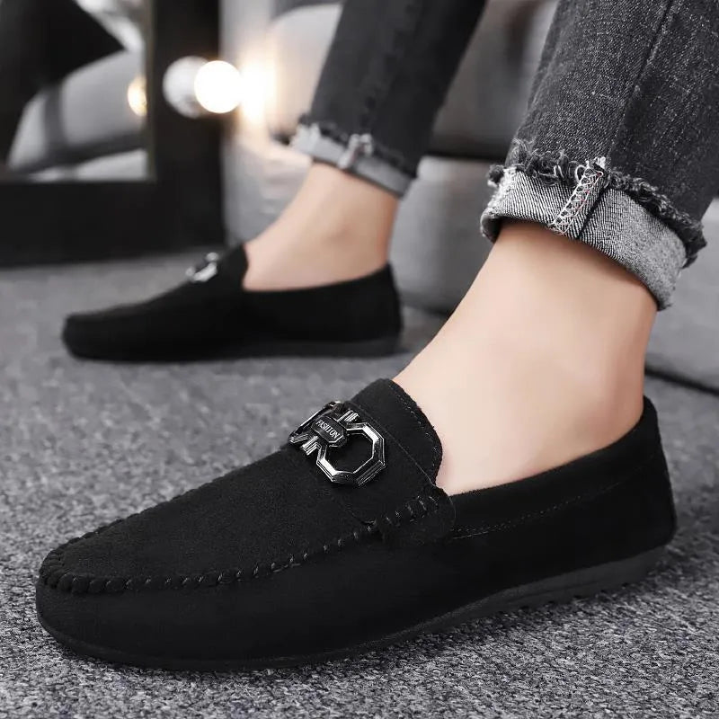 Men's black and grey suede casual shoes with a rubber sole, shown in sizes 39 to 44.